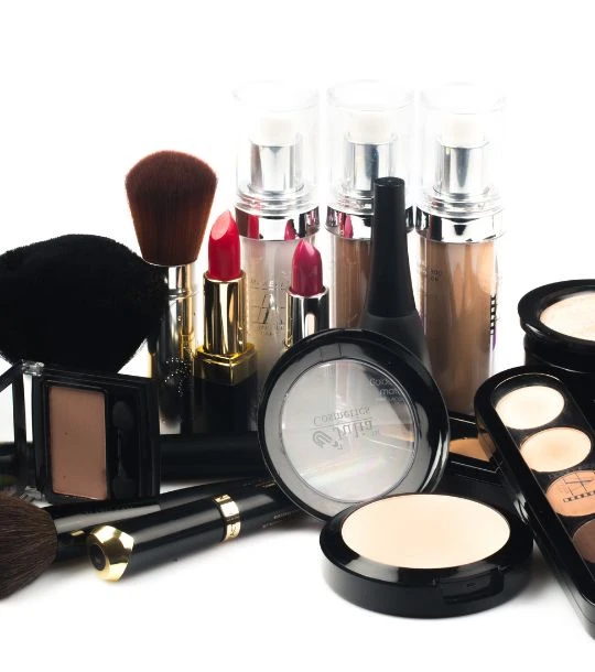 Use of Makeup Kits, Equipment & Accessories